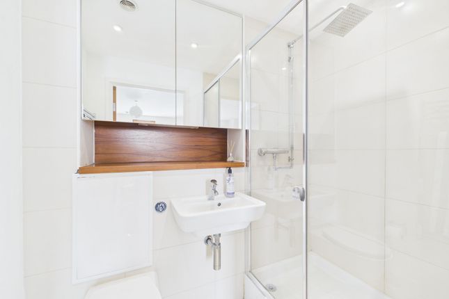 Apartment 63, The Wharf, Dock Head Road, Chatham photo 3