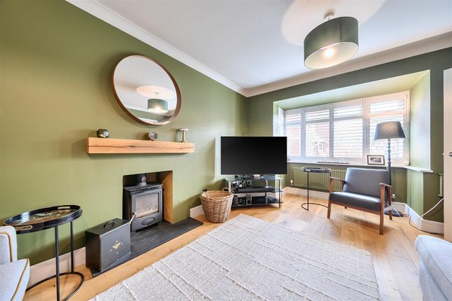 3, Stella Close, Tonbridge photo 2