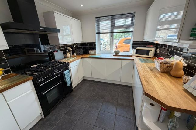 39, Wilton Road, Feltwell photo 4