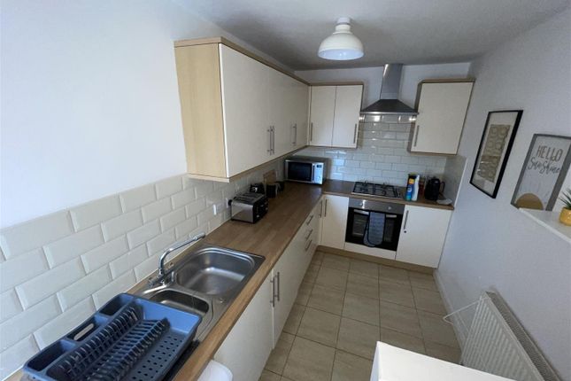 Flat to rent in South Road, Waterloo, Liverpool