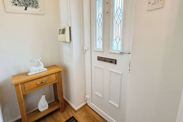 25 Hazeldene Road, Leicester photo 4
