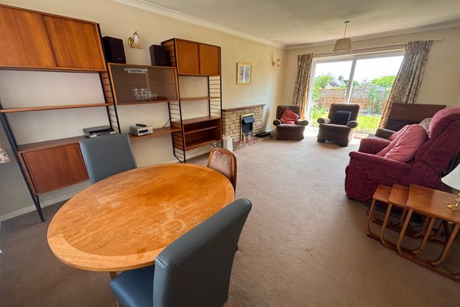 5, Robert Avenue, St. Albans photo 2