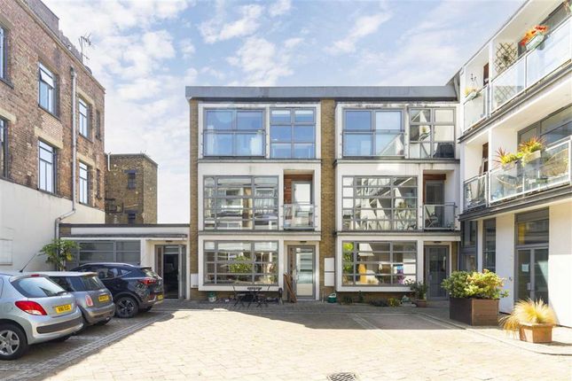 Thumbnail Maisonette to rent in Tanners Yard, London
