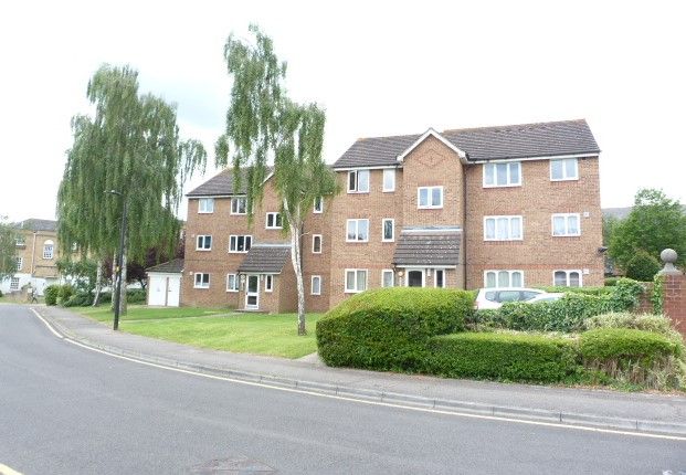 Thumbnail Studio to rent in Leigh Hunt Drive, Southgate