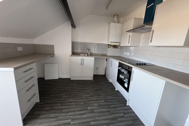 Flat 4, 24, Albemarle Crescent, Scarborough photo 4