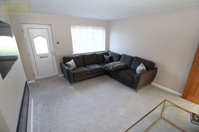 2 Bradwell Walk, Flixton photo 2