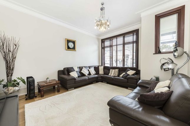 9, Rowsley Avenue, London photo 2