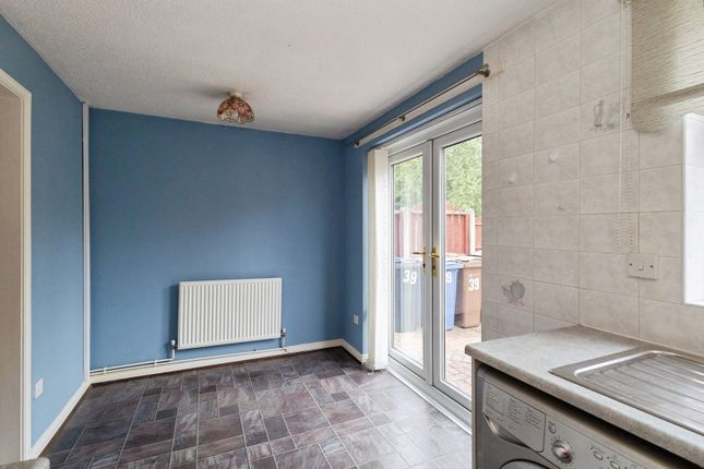 39, Tytherington Drive, Greater Manchester photo 4