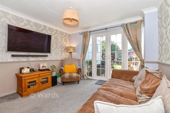 81, Knaves Acre, Headcorn photo 3