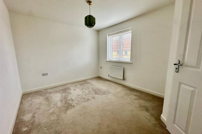 Main Bedroom.Jpg