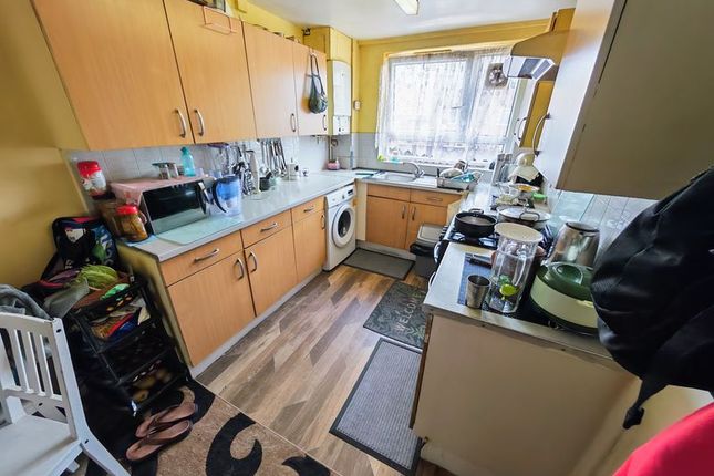 30, Stroud Field, Northolt photo 2