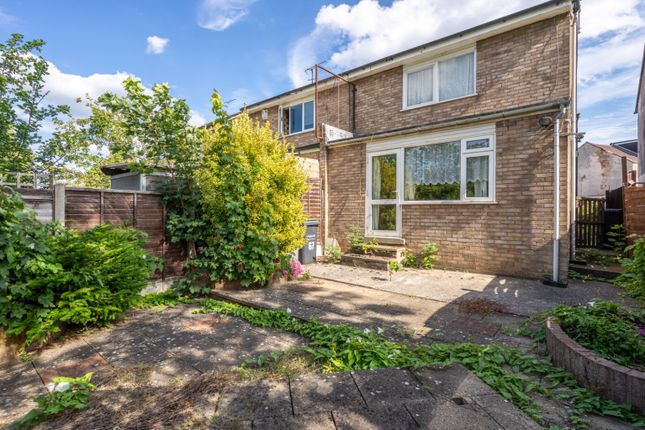 67 Raphael Road, Gravesend, Kent photo 4