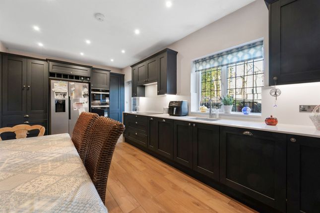 21 Little Ees Lane, Sale photo 4