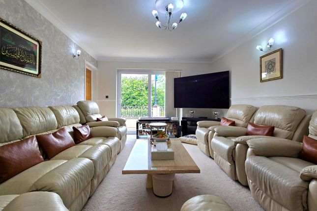 5 Hazel Walk, Bradford photo 3