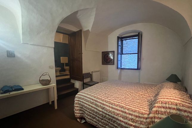 Apartment for sale in Vicoli Fontana 4, Dolceacqua, Imperia, Liguria, Italy