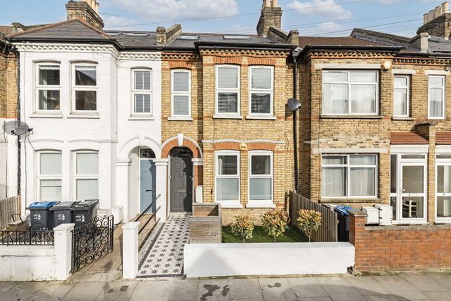 Flat for sale in Quicks Road, London