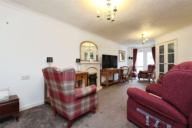 45, Aire Valley Court, Bingley photo 2