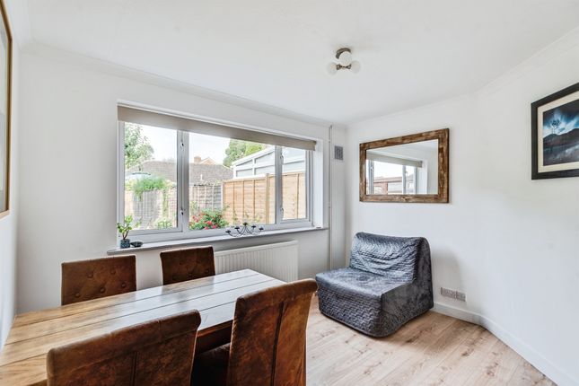 33, Bonnersfield, Aylesbury photo 4