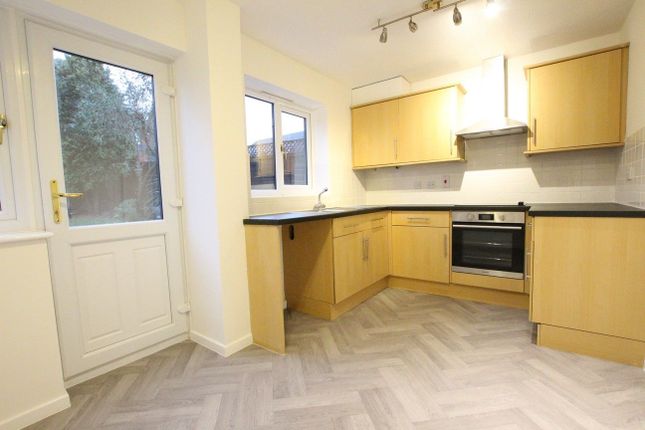 4 Debdale Avenue, Worcester photo 3