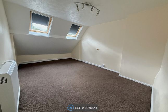 Flat, Chilton Court Belstead Avenue, Ipswich photo 5