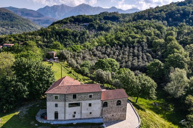 Thumbnail Farmhouse for sale in Massa-Carrara, Filattiera, Italy