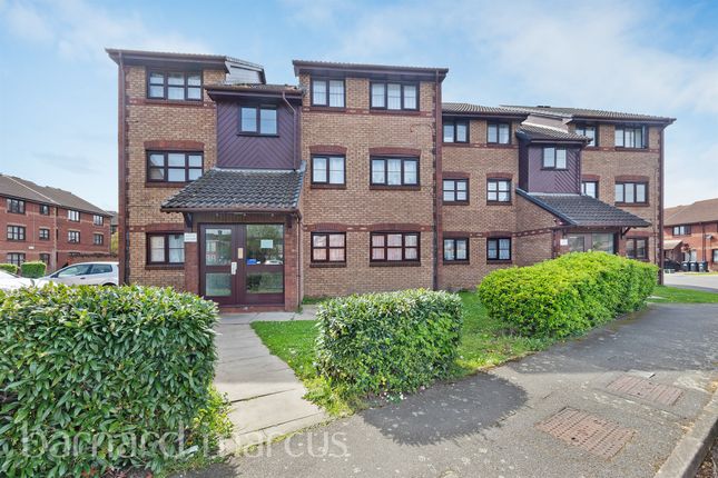 Flat for sale in Lowry Crescent, Mitcham