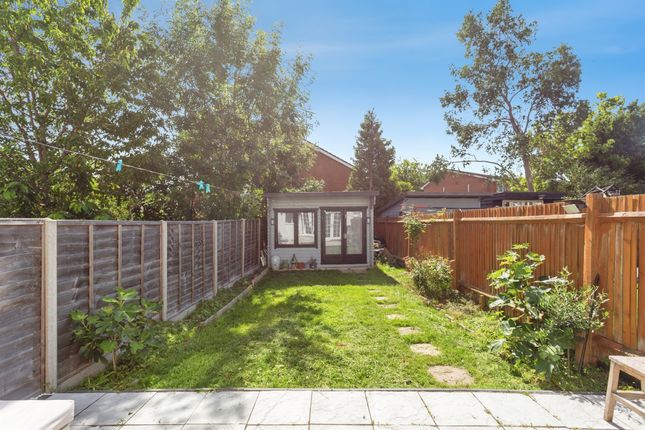 12, Palmer Avenue, Bushey photo 4