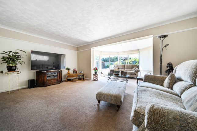 21 Tudor Close, Bognor Regis photo 4