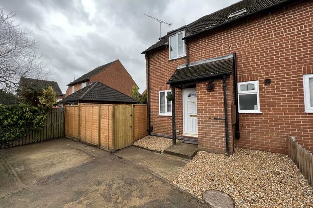 Thumbnail Semi-detached house for sale in Faygate Way, Reading