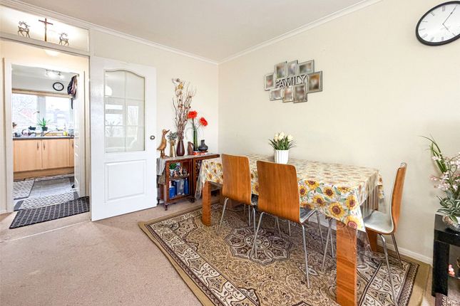 8, Burlington Court, Hampshire photo 4