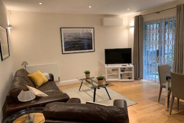 Flat to rent in Porchester Terrace, London