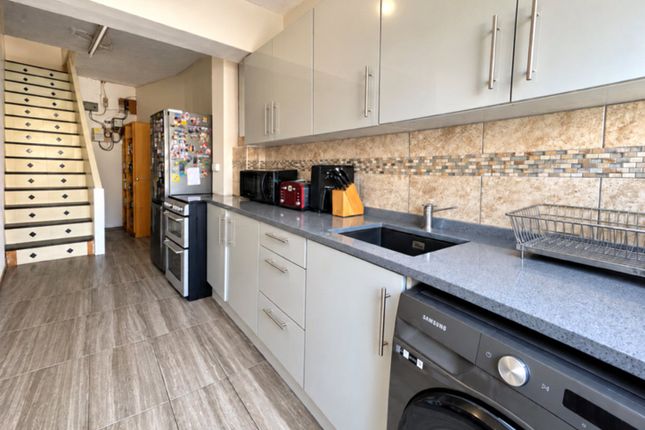 Dawley Road, Greater London photo 4