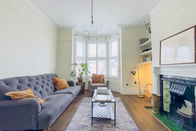 13 Ennis Road, Greenwich, London photo 2