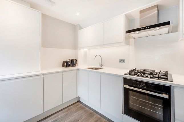 Flat to rent in 15 Leman St, London