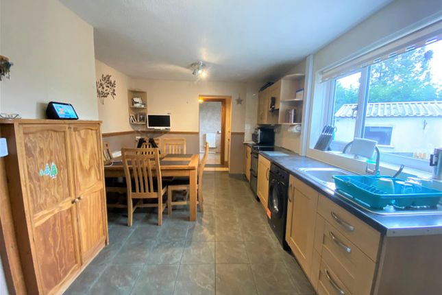 47, York Road, Cinderford photo 3