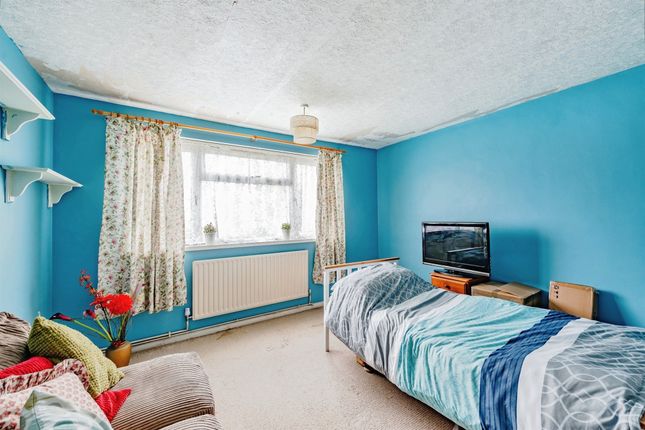 Flat for sale in Castle Drive, Reigate