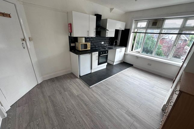 Flat 4 1, Oakmount Avenue, Southampton photo 5