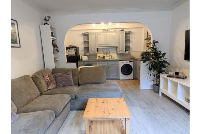 Lounge / Kitchen