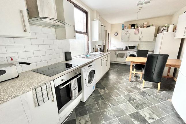 Room 4, 45, Bristol Hill, Brislington photo 2