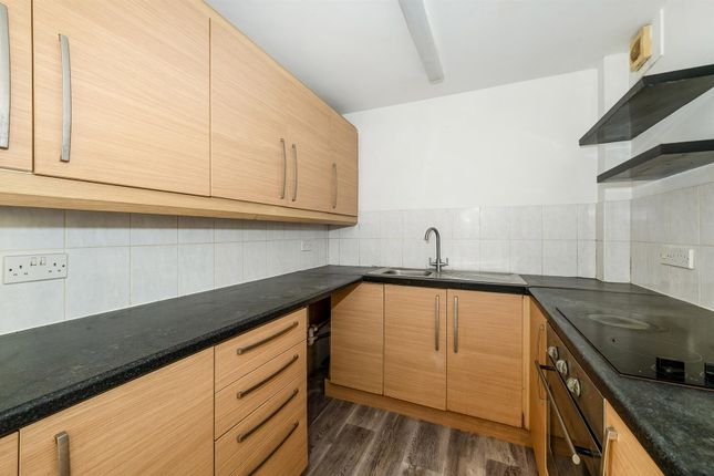 20 Bishops Court, Heather Drive, Andover photo 2