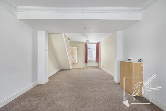 62, Alexandra Road, Gravesend photo 3