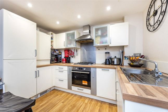 Flat 7, Bakers Court, 95, Brighton Road, Surrey photo 4