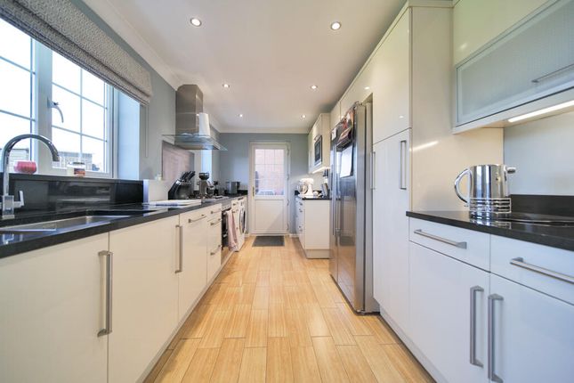 23, Alder Way, Wiltshire photo 3