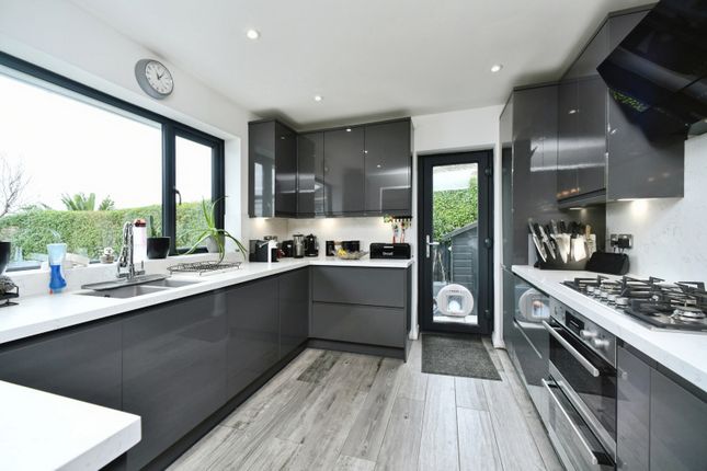 8, Tremola Avenue, East Sussex photo 4