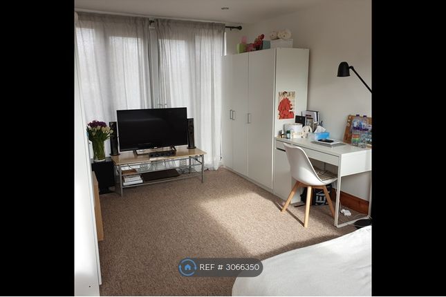 Heatherdene Close, Mitcham photo 5