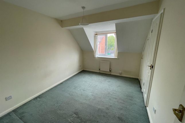 4, Braddock Close, Nottingham photo 4