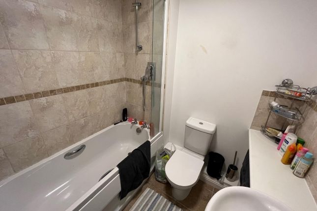 Town house for sale in Epsom Close, Stevenage