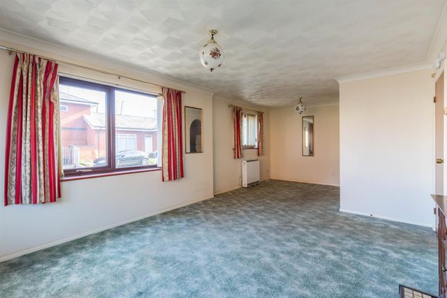 Flat for sale in Medina Road, Cowes