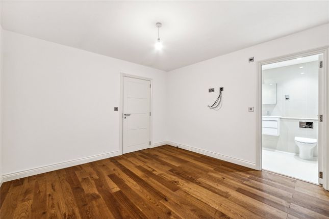Flat for sale in Kentish Town Road, London