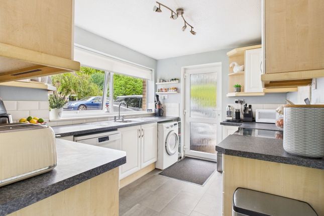6, Waterfield Close, Horsham photo 3